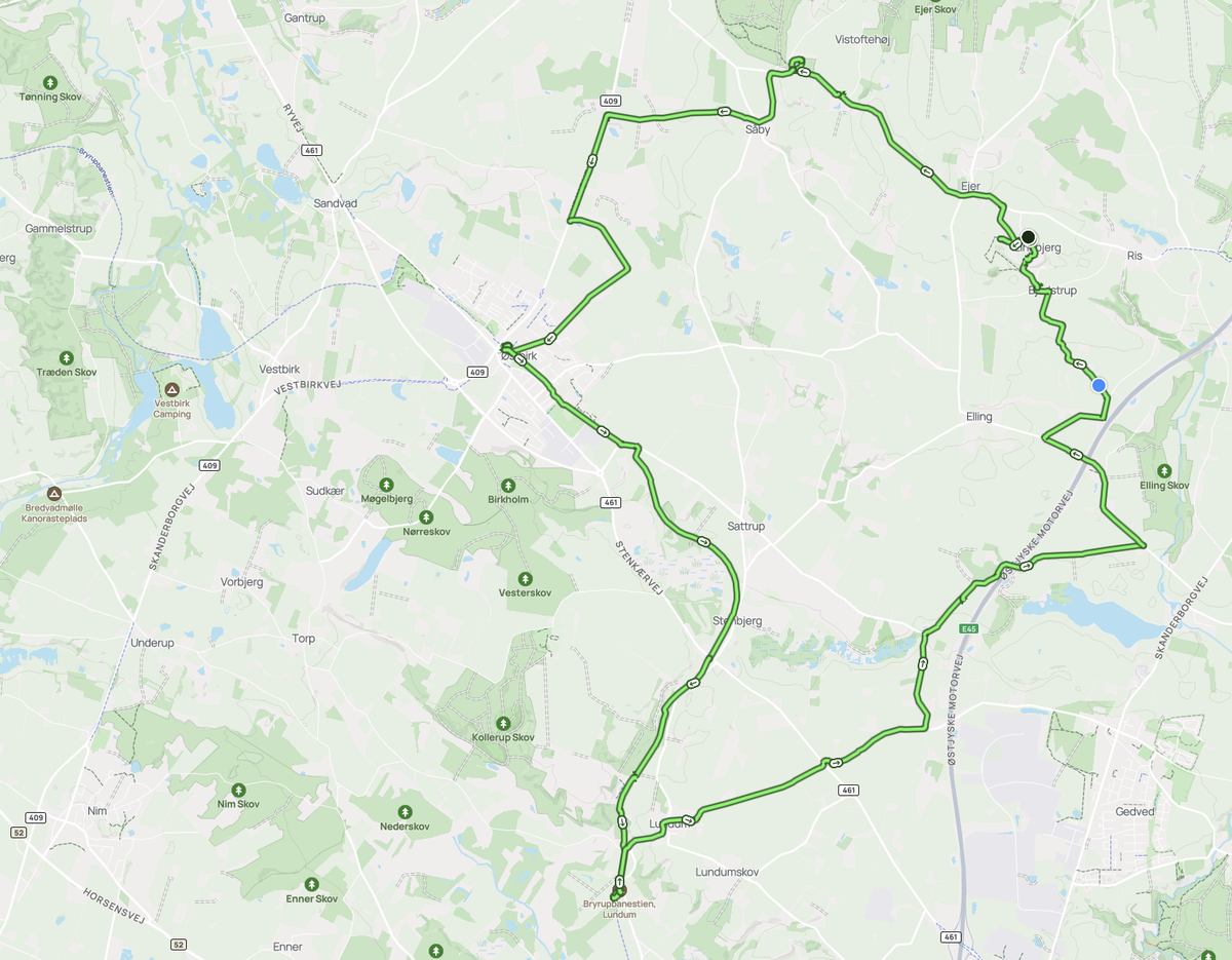 Rutekort over Ejer Bavnehøj-egnen set oppefra, med den gåede rute markeret som en grøn linje i et langt løkke-forløb